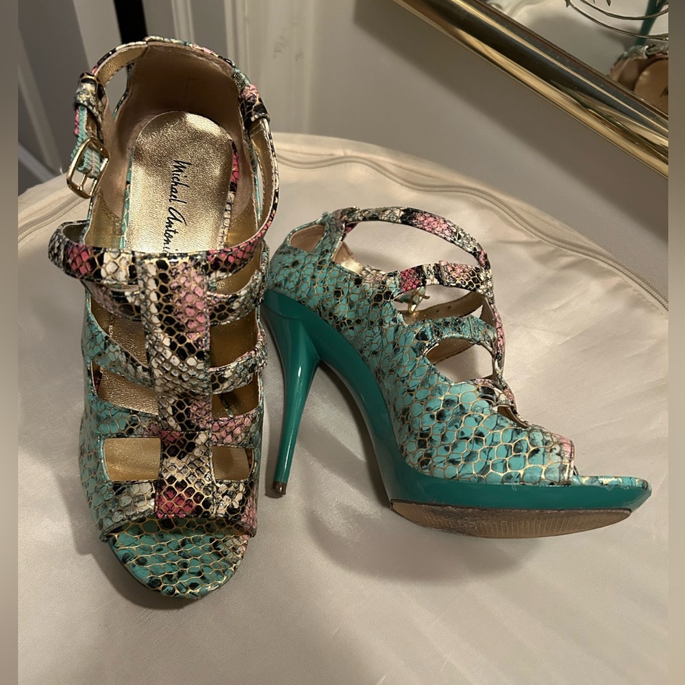 Michael Antonio Size 8 Open toe Straps Sandal Green Leopard-like Gladiator Style